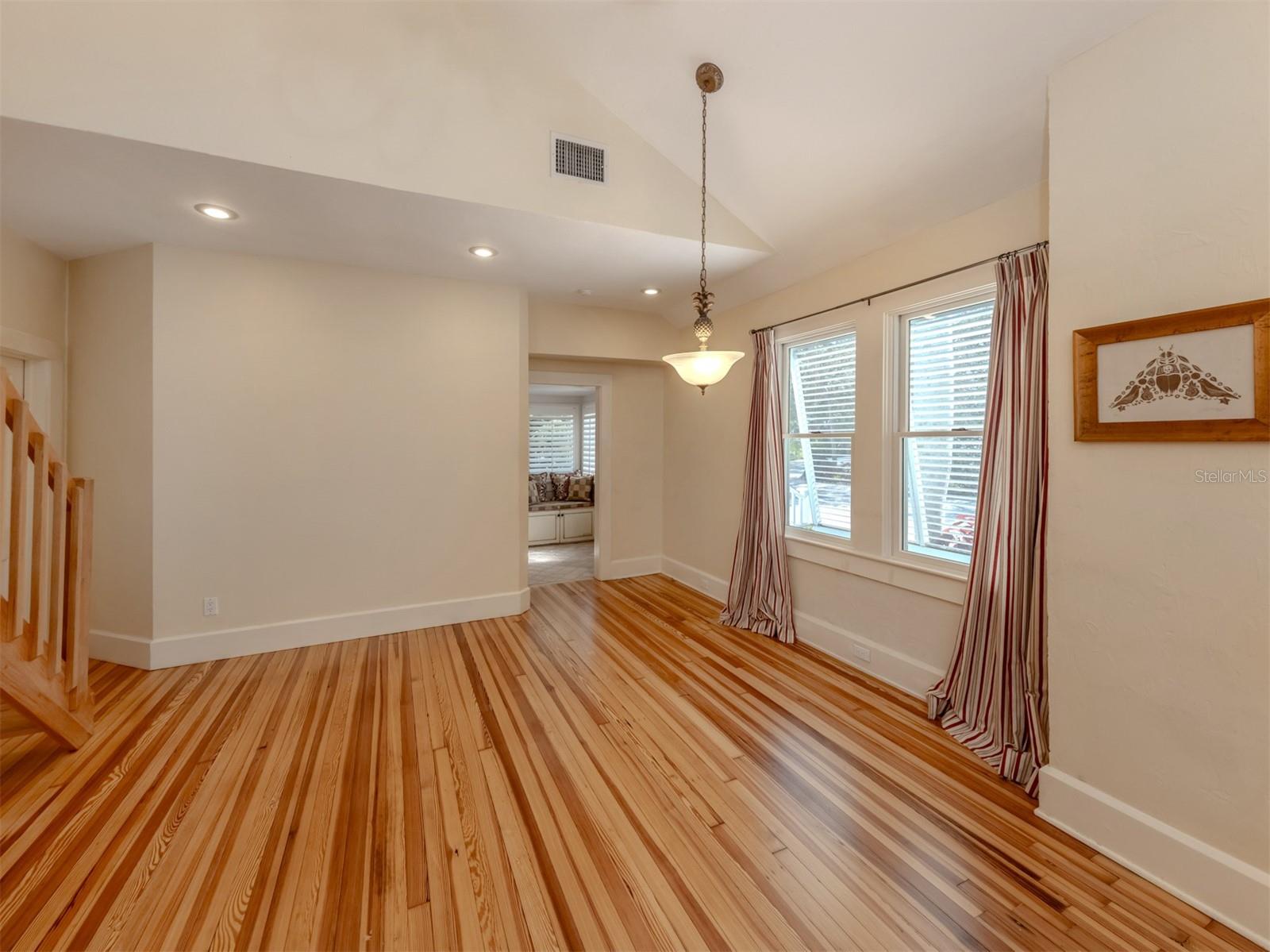 726 EAGLE POINT DR — photo 13