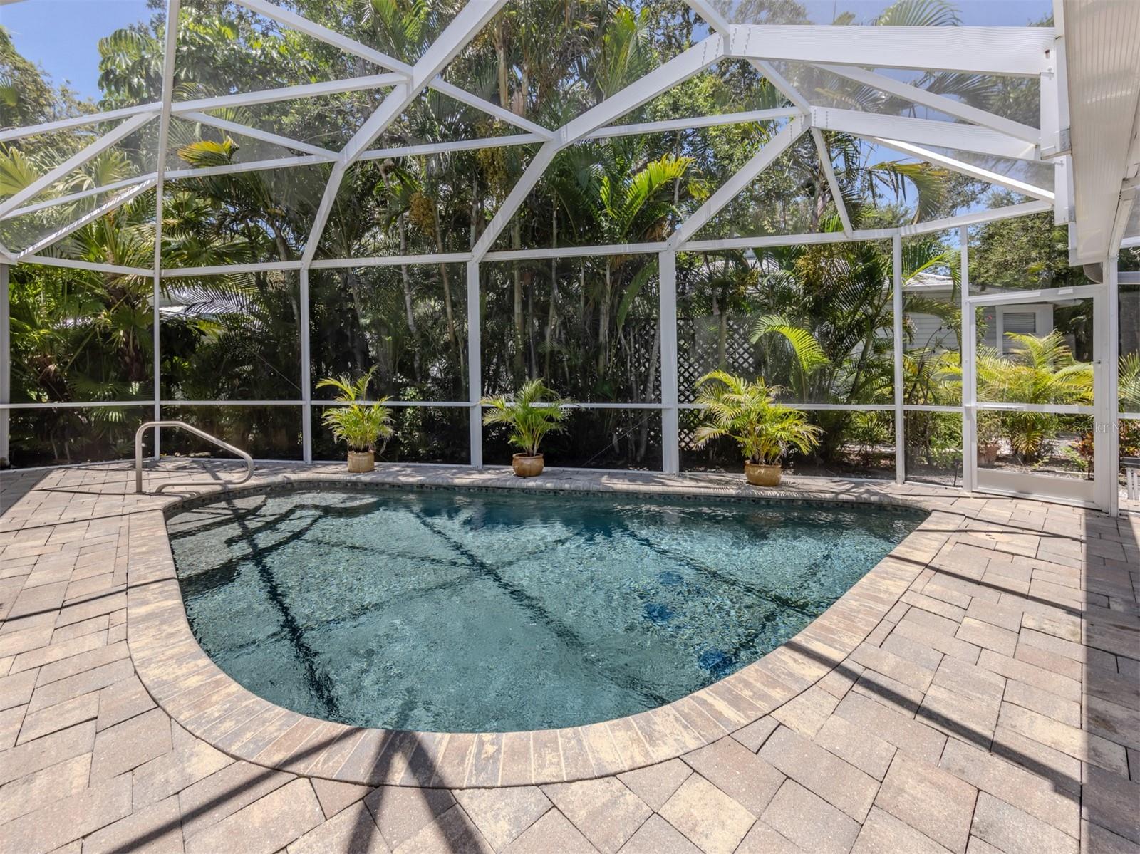 726 EAGLE POINT DR — photo 31