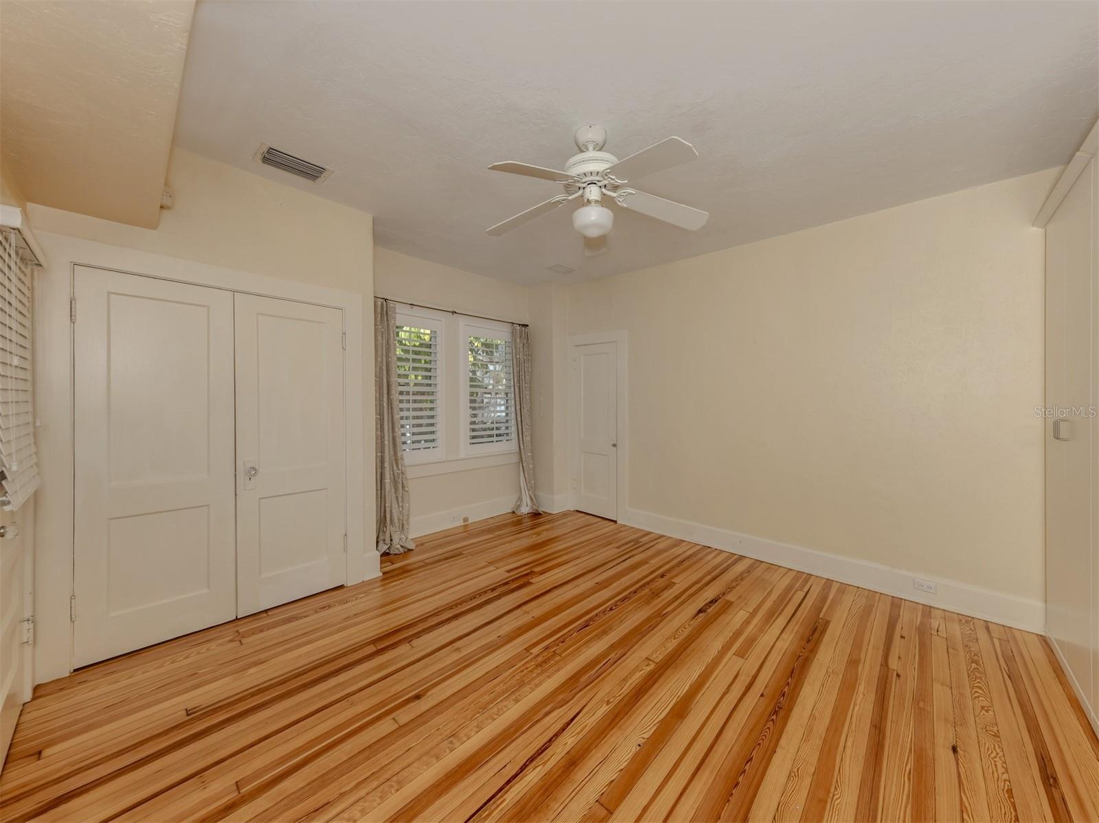 726 EAGLE POINT DR — photo 22