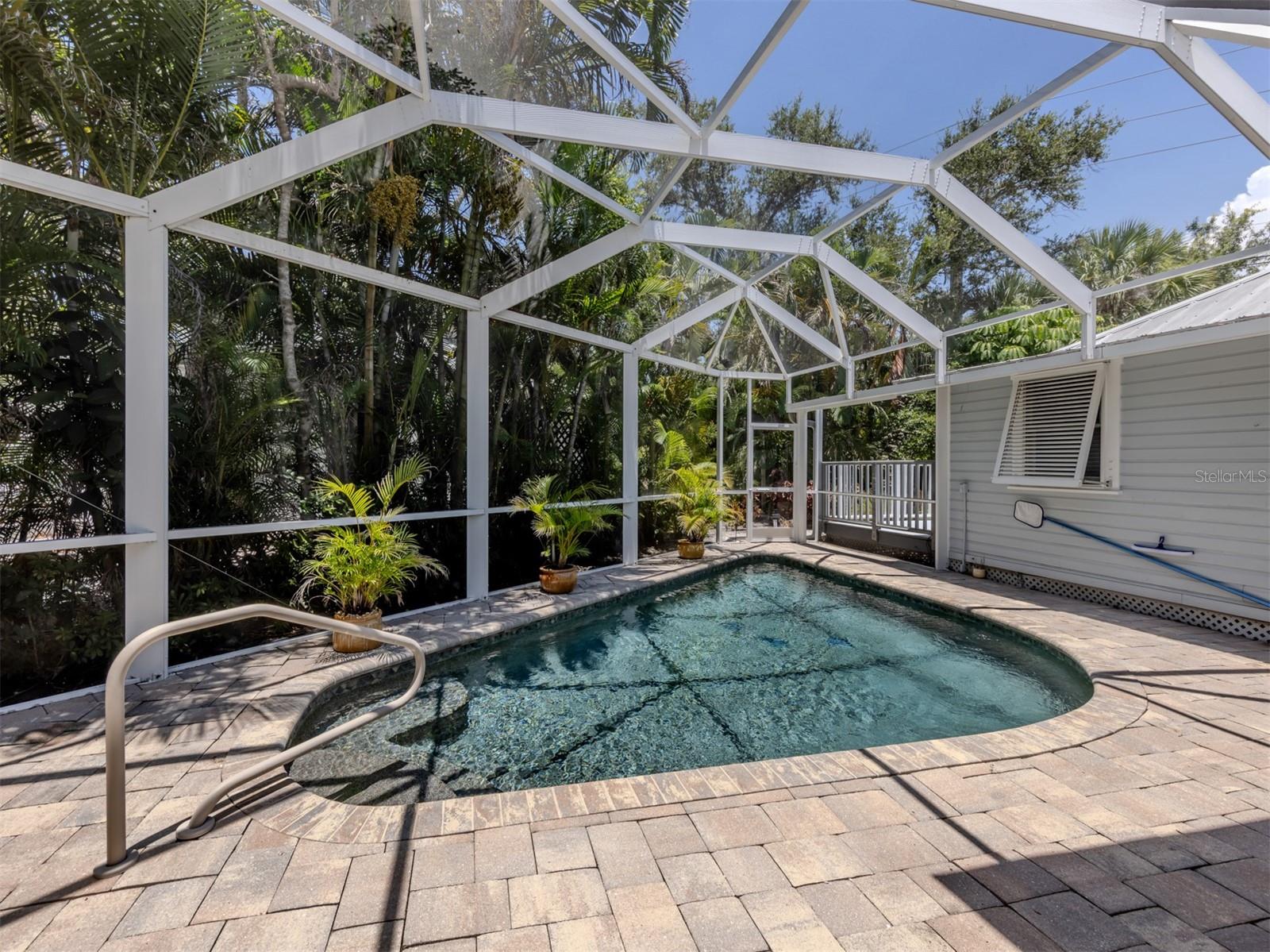 726 EAGLE POINT DR — photo 30