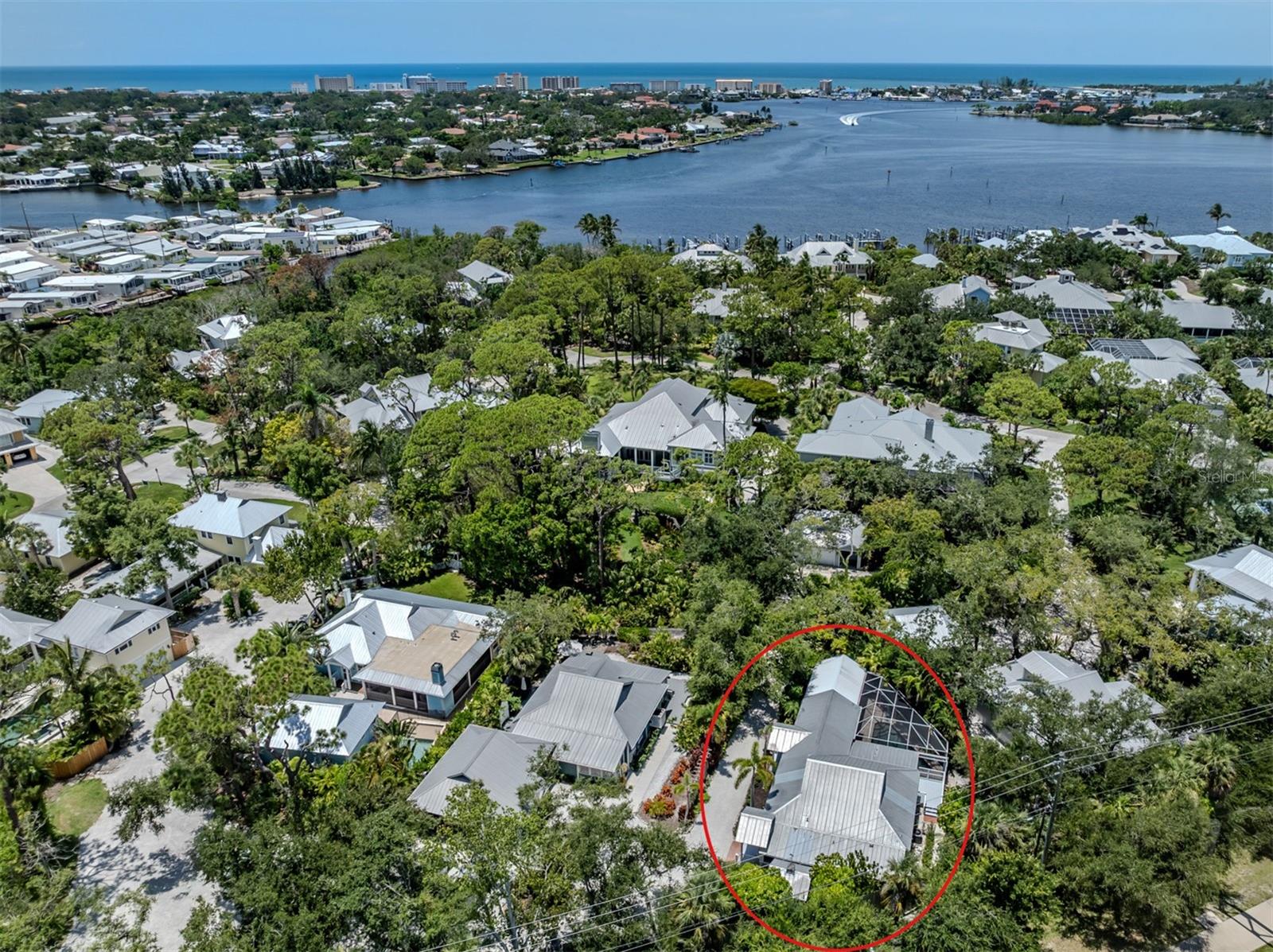 726 EAGLE POINT DR — photo 37