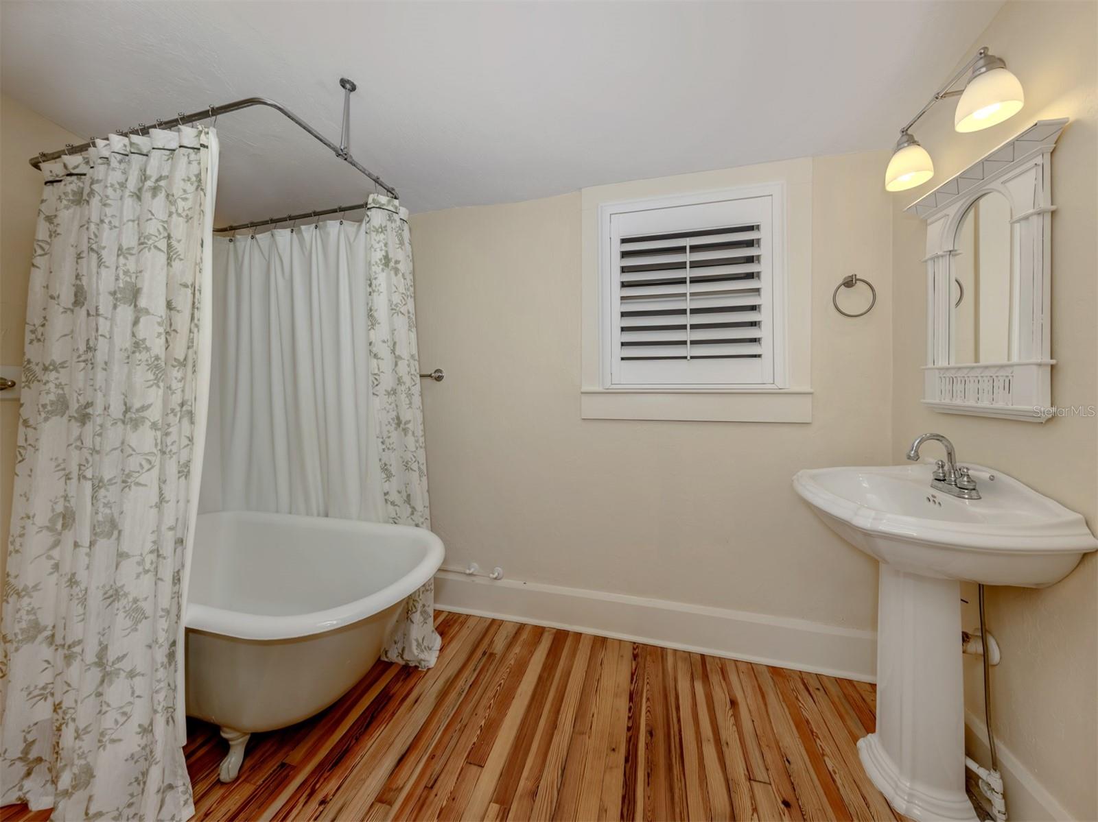 726 EAGLE POINT DR — photo 24