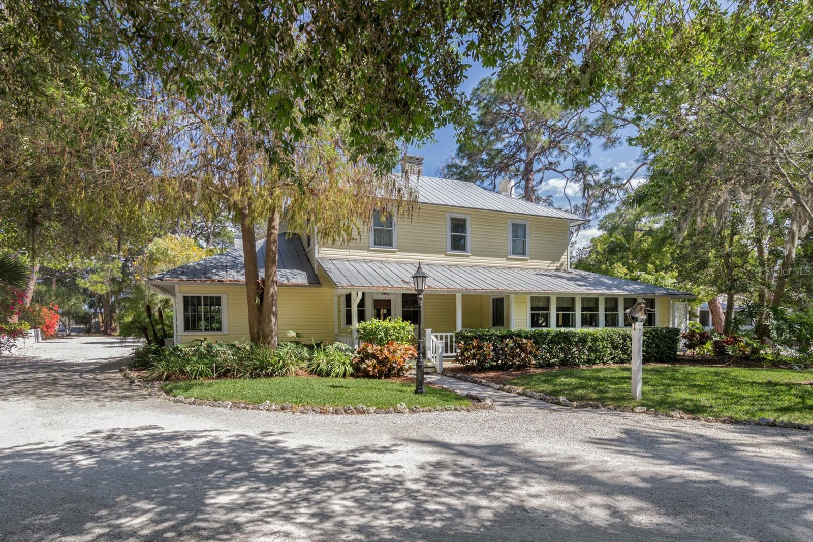 726 EAGLE POINT DR — photo 43