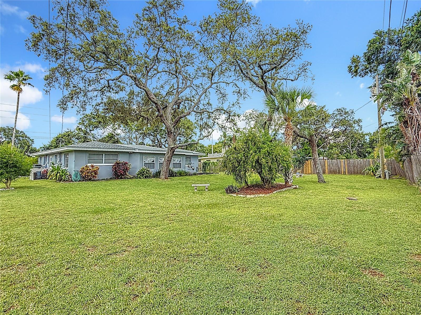 108 INDIAN ROCKS RD S — photo 57