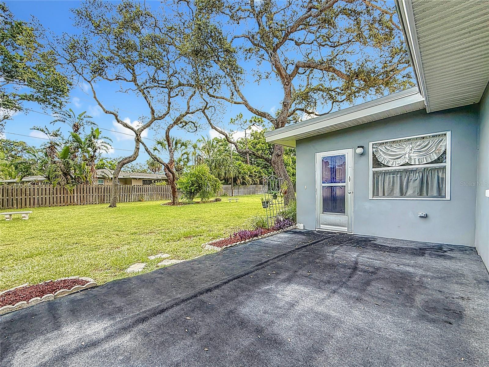 108 INDIAN ROCKS RD S — photo 50