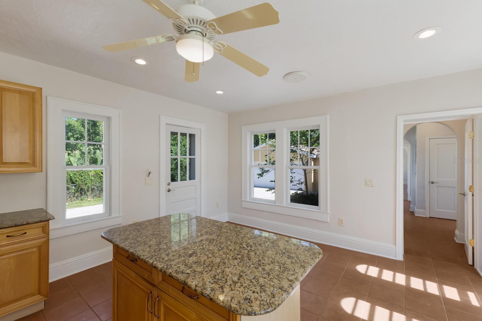 455 ACACIA DR — photo 27
