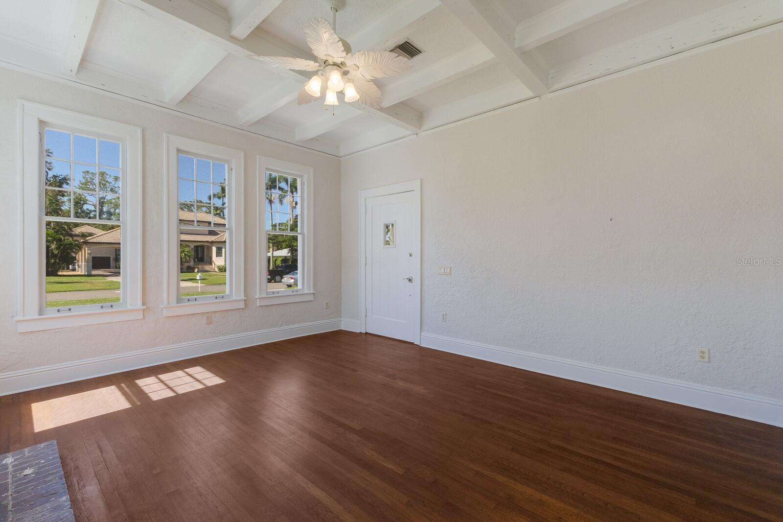 455 ACACIA DR — photo 15