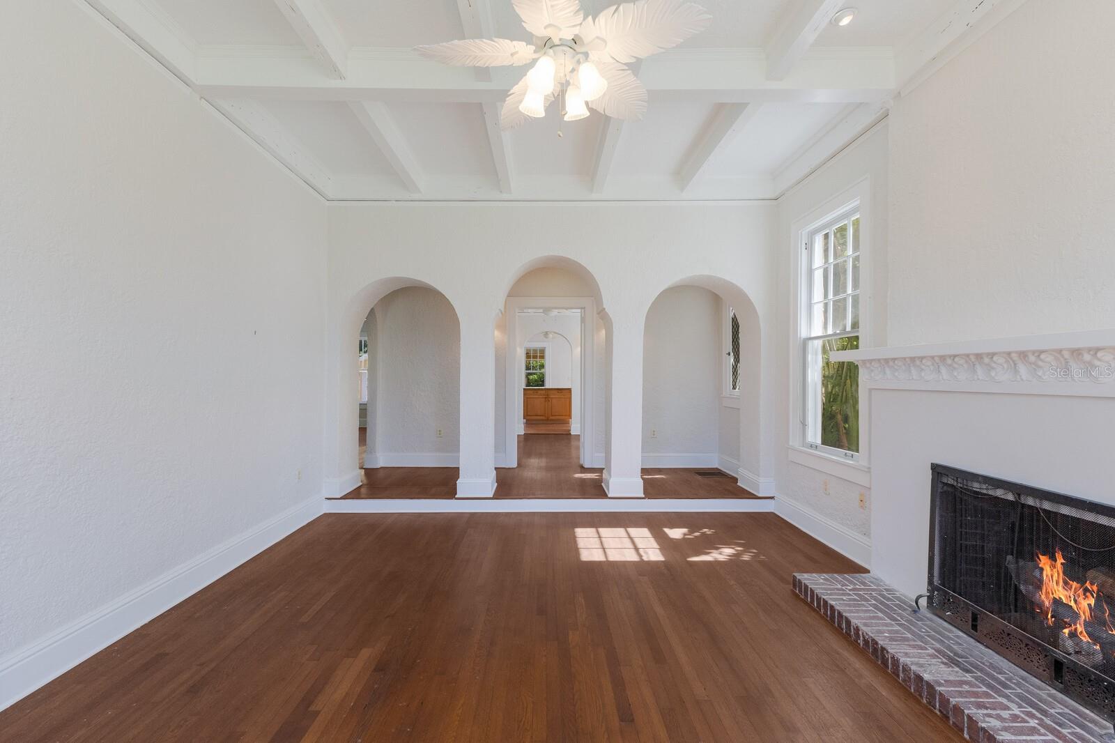 455 ACACIA DR — photo 10