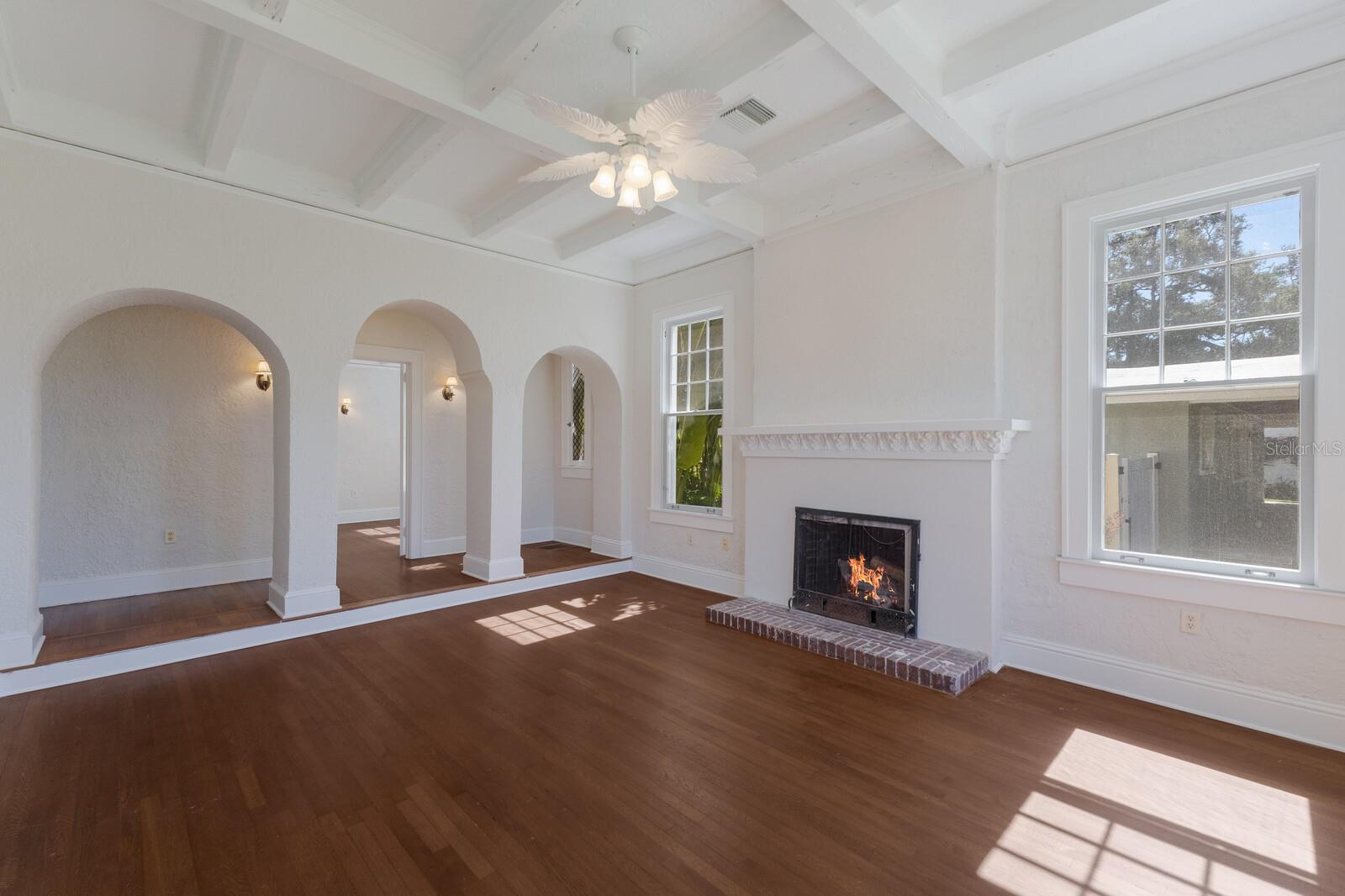455 ACACIA DR — photo 9