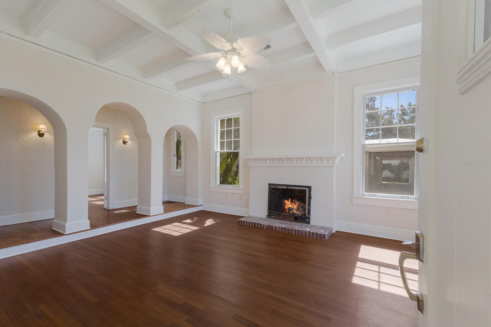 455 ACACIA DR — photo 3