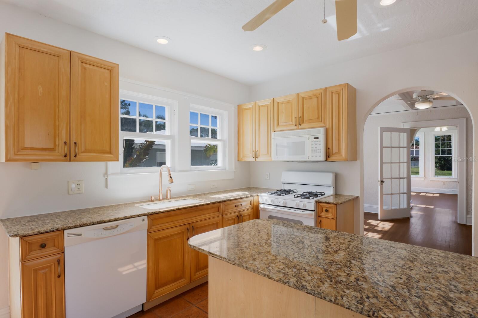 455 ACACIA DR — photo 25