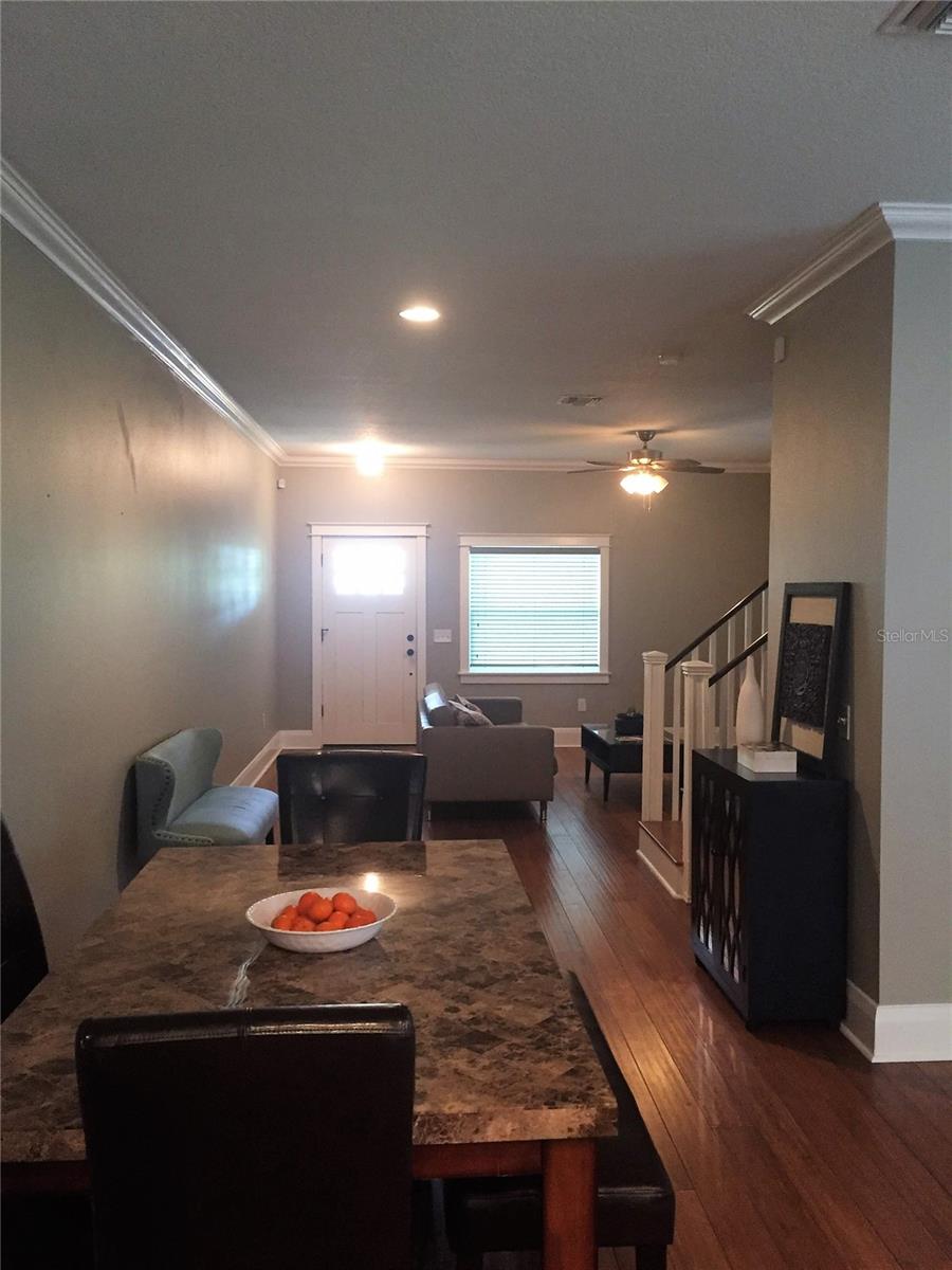 121 W GIDDENS AVE — photo 7