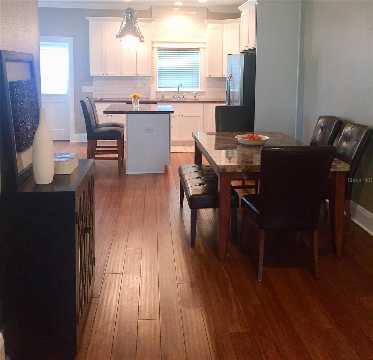 121 W GIDDENS AVE — photo 8