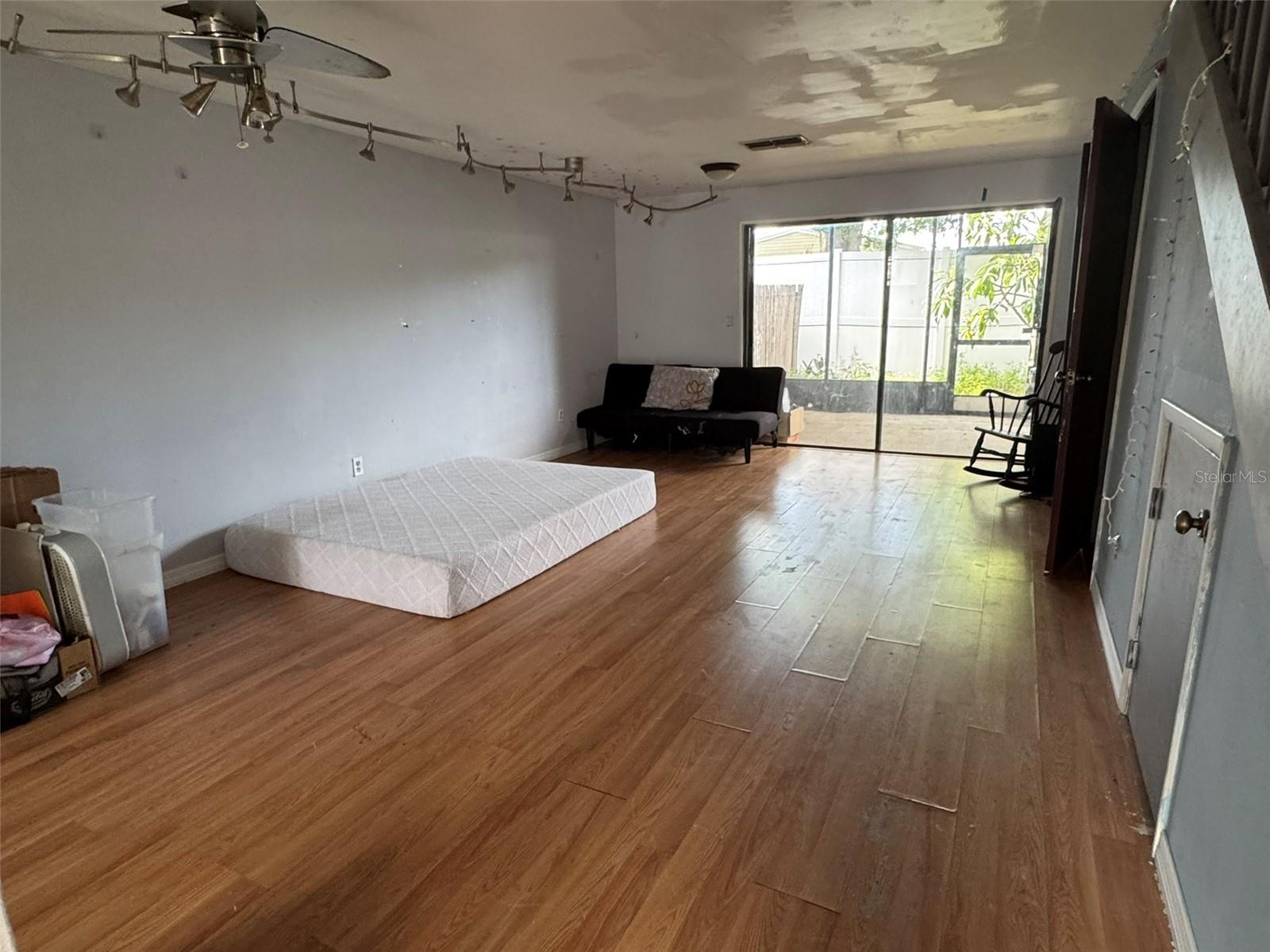 2811 S PINES DR #18 — photo 2