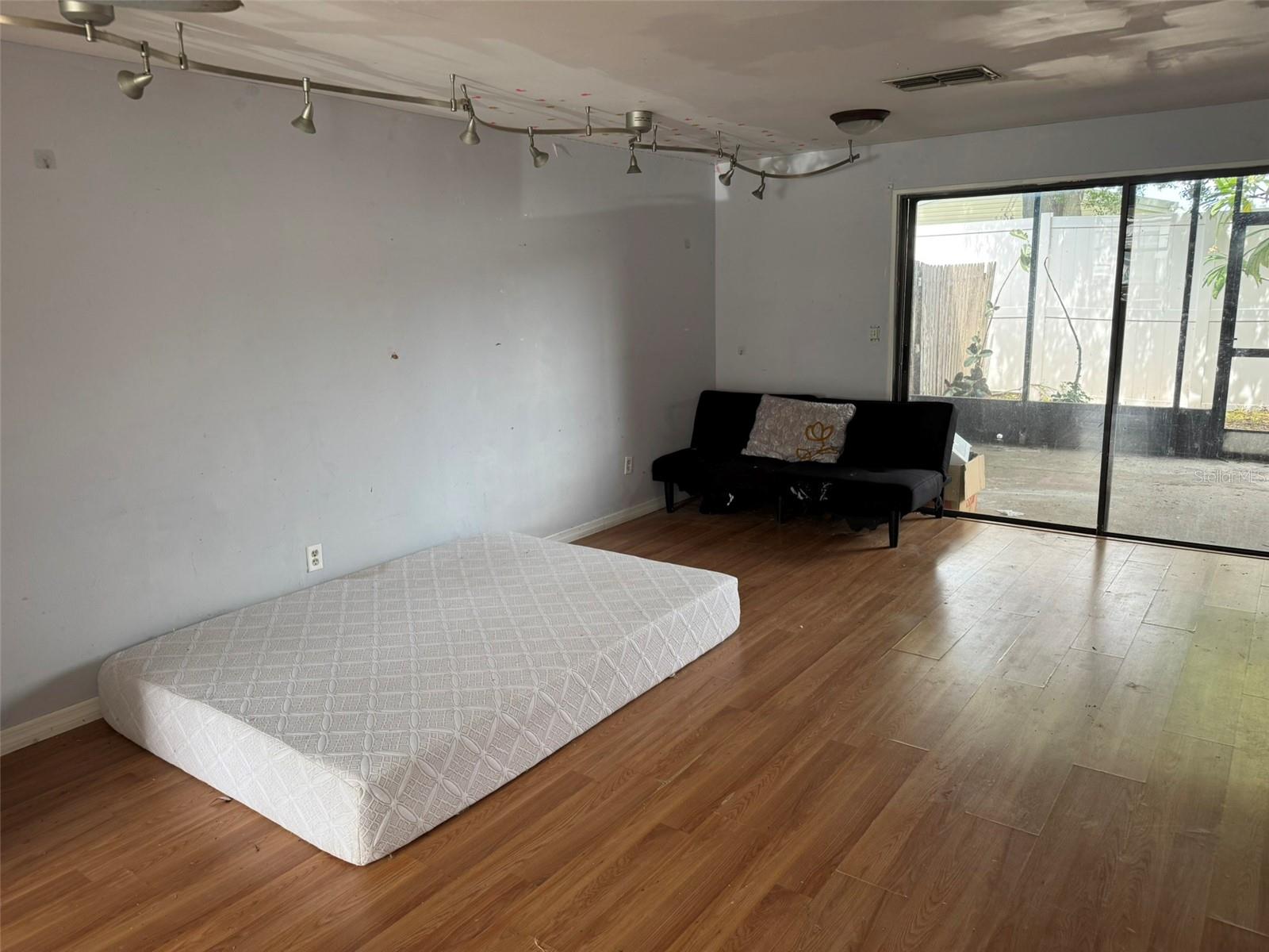 2811 S PINES DR #18 — photo 3