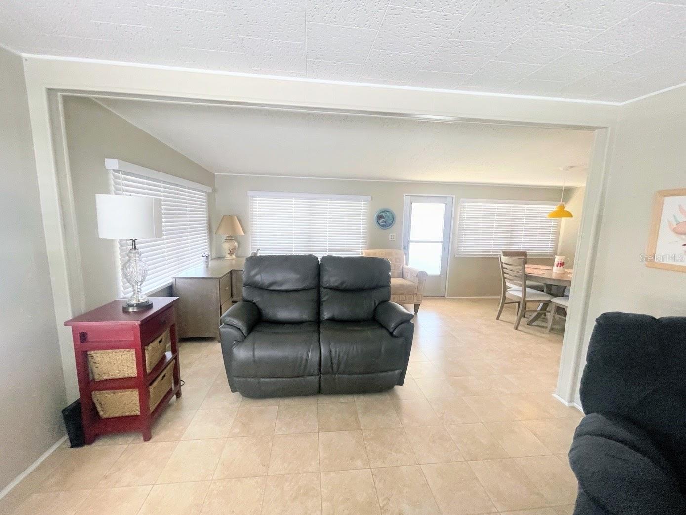 816 TURF — photo 3