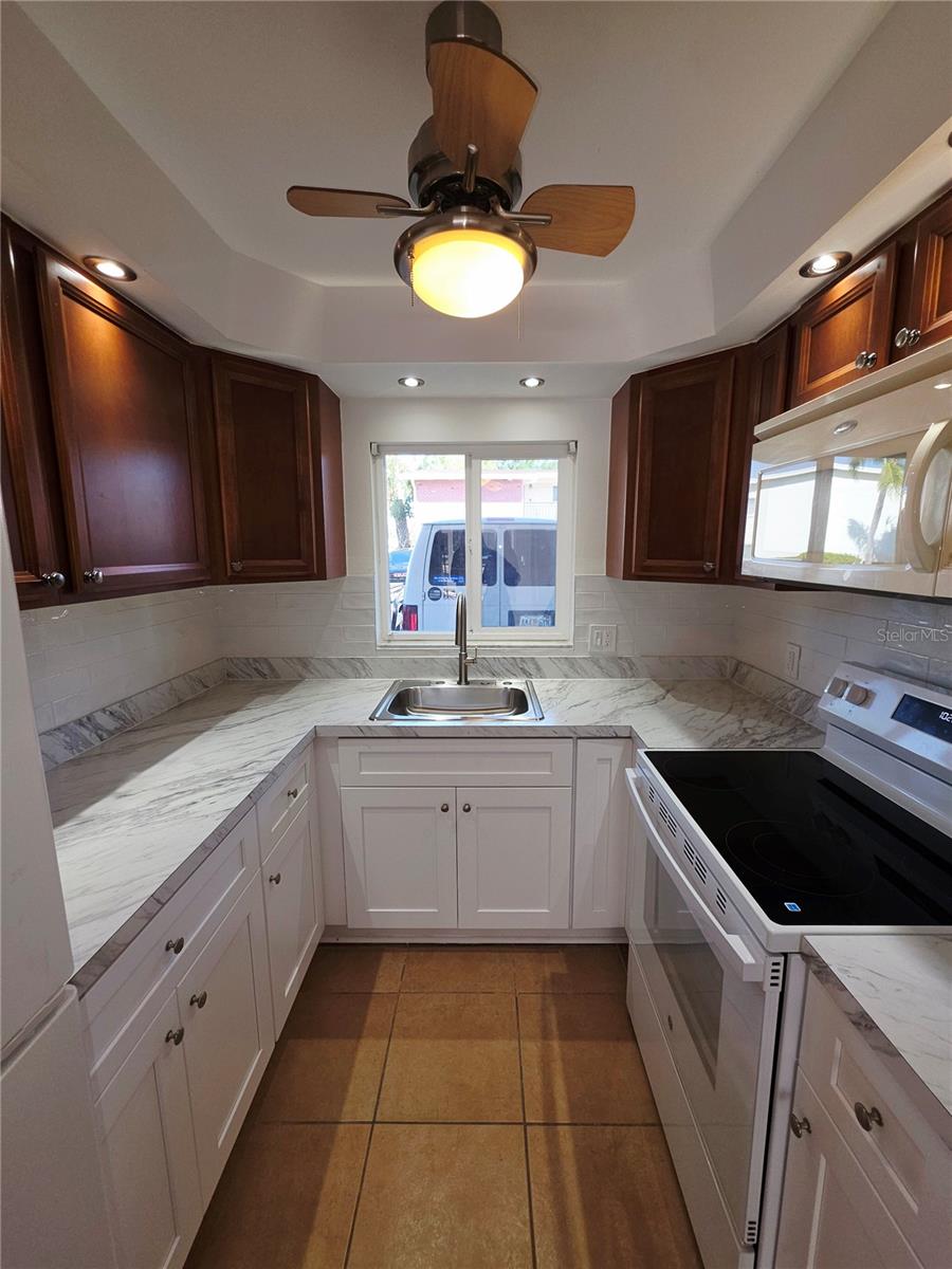 4580 OVERLOOK DR NE #190 — photo 3