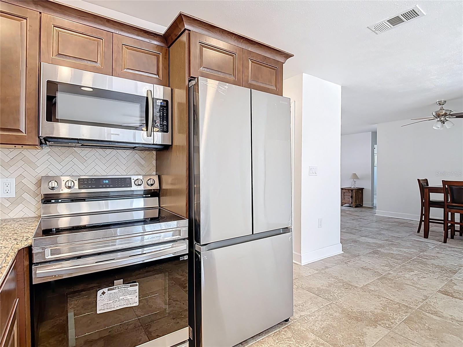 13816 VICTOR AVE — photo 33