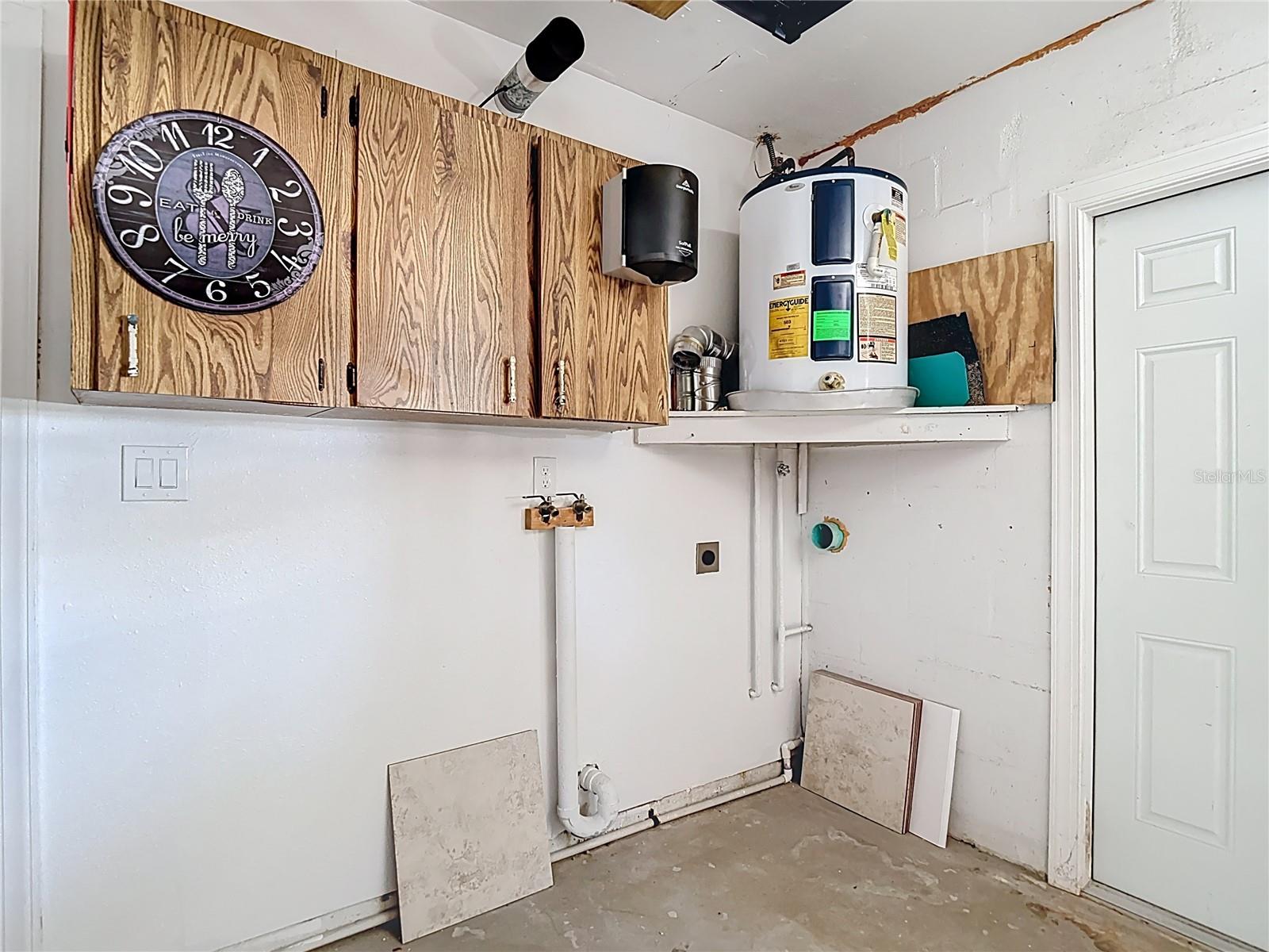 13816 VICTOR AVE — photo 45