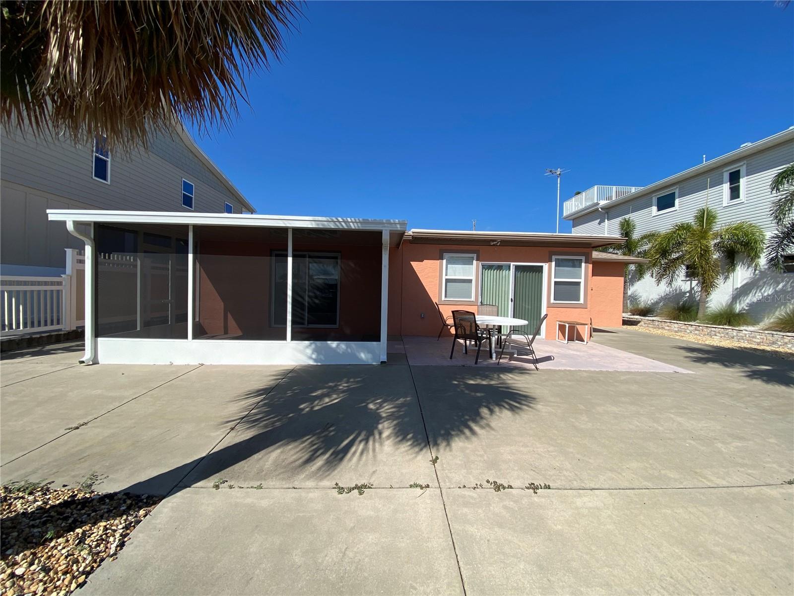 13816 VICTOR AVE — photo 54