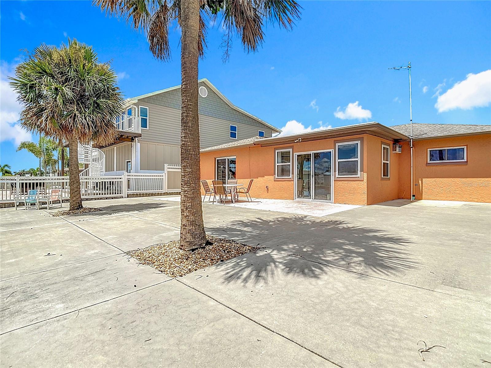 13816 VICTOR AVE — photo 69