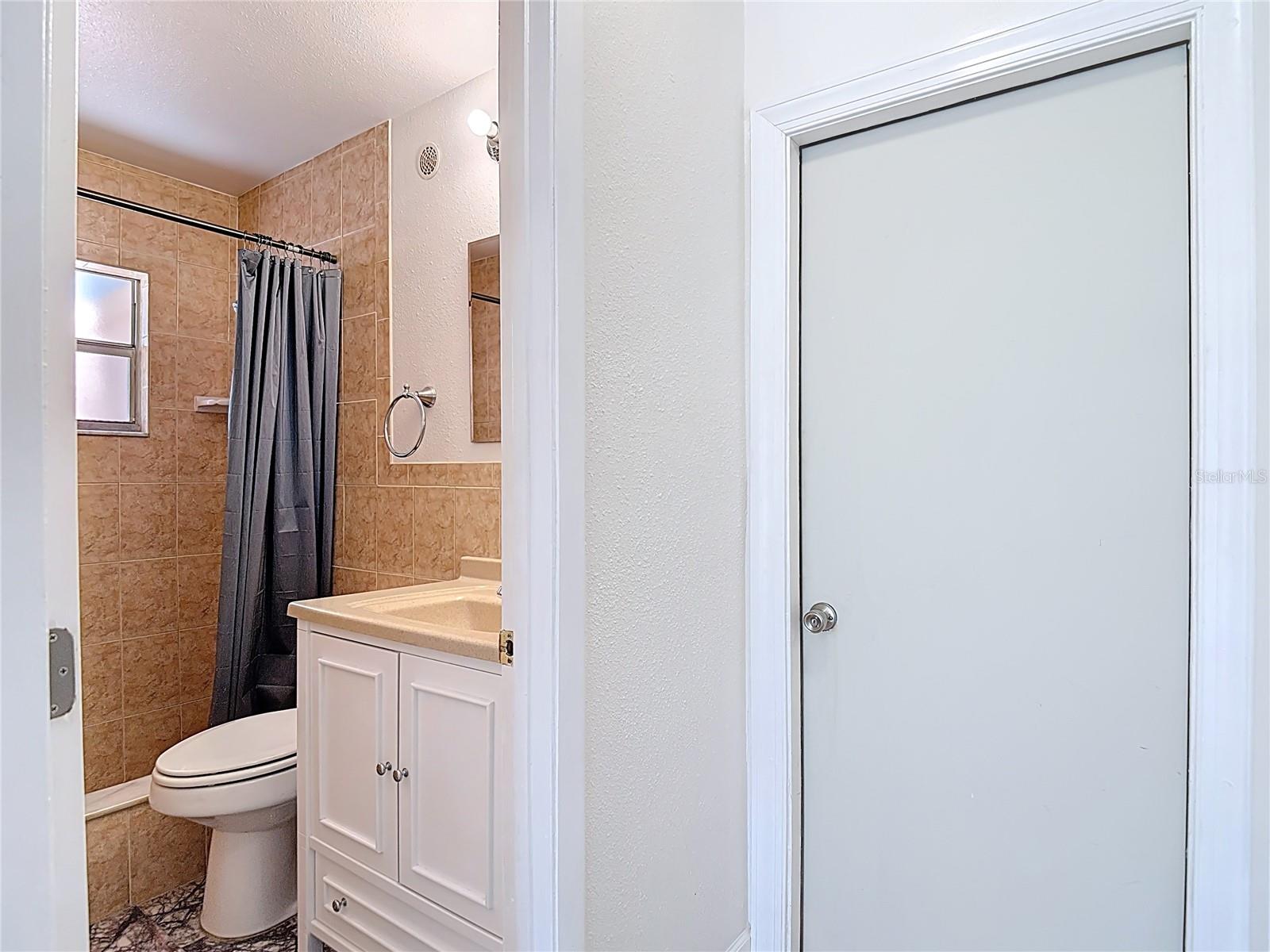 13816 VICTOR AVE — photo 20