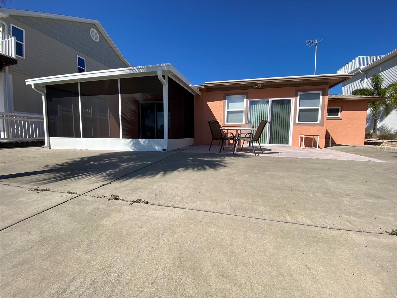 13816 VICTOR AVE — photo 52
