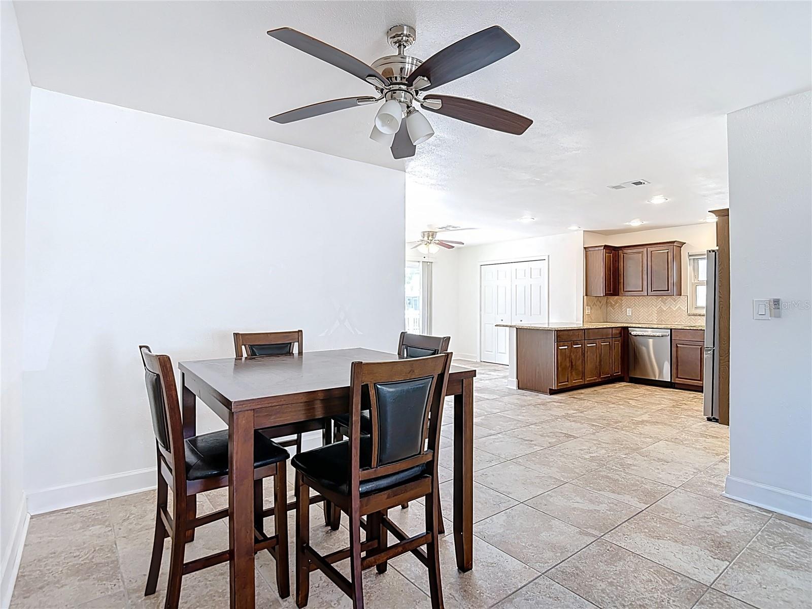 13816 VICTOR AVE — photo 41