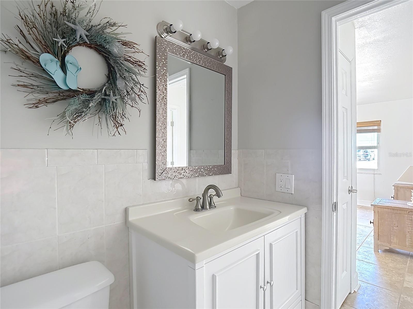 13816 VICTOR AVE — photo 14