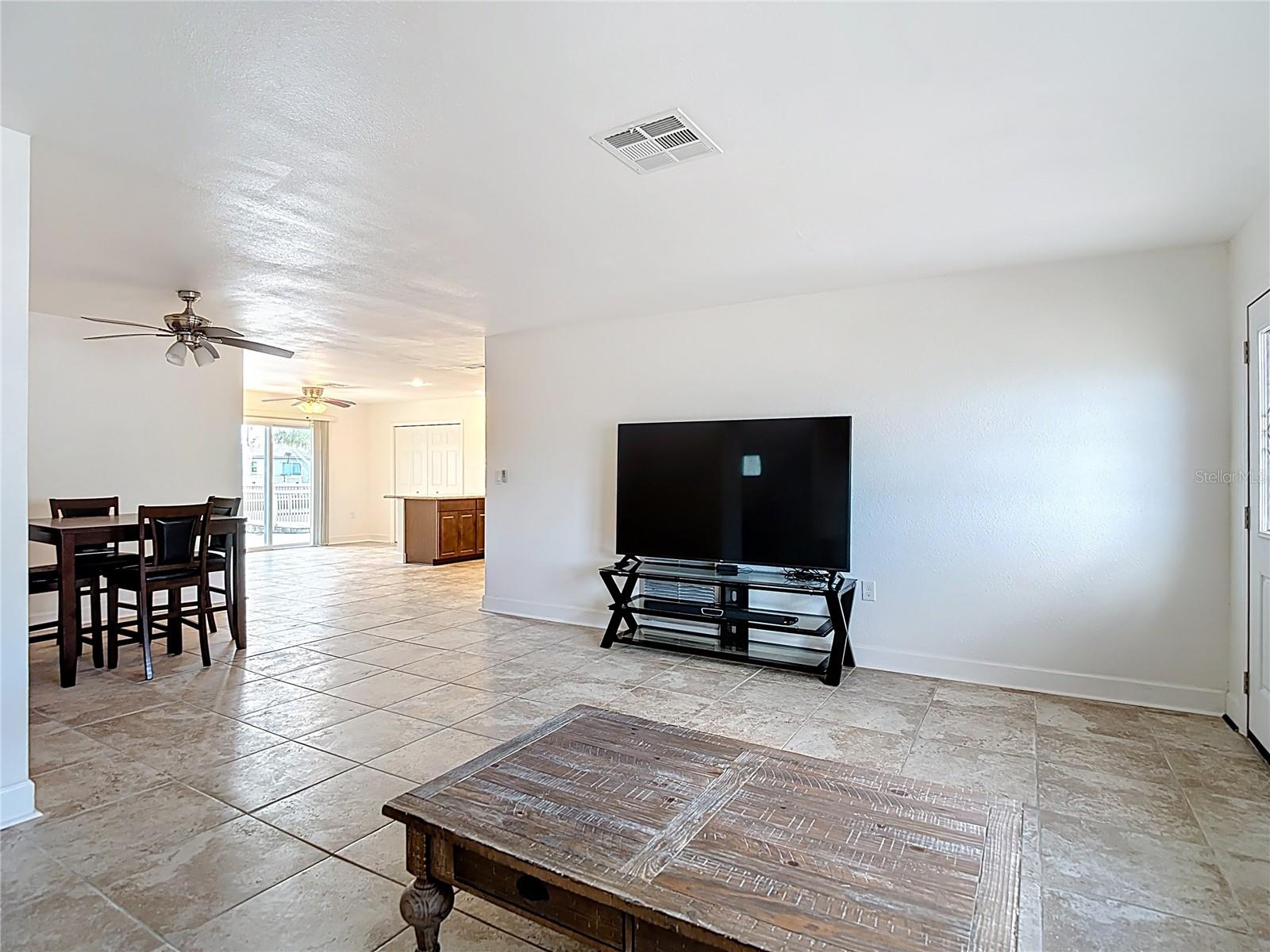 13816 VICTOR AVE — photo 8