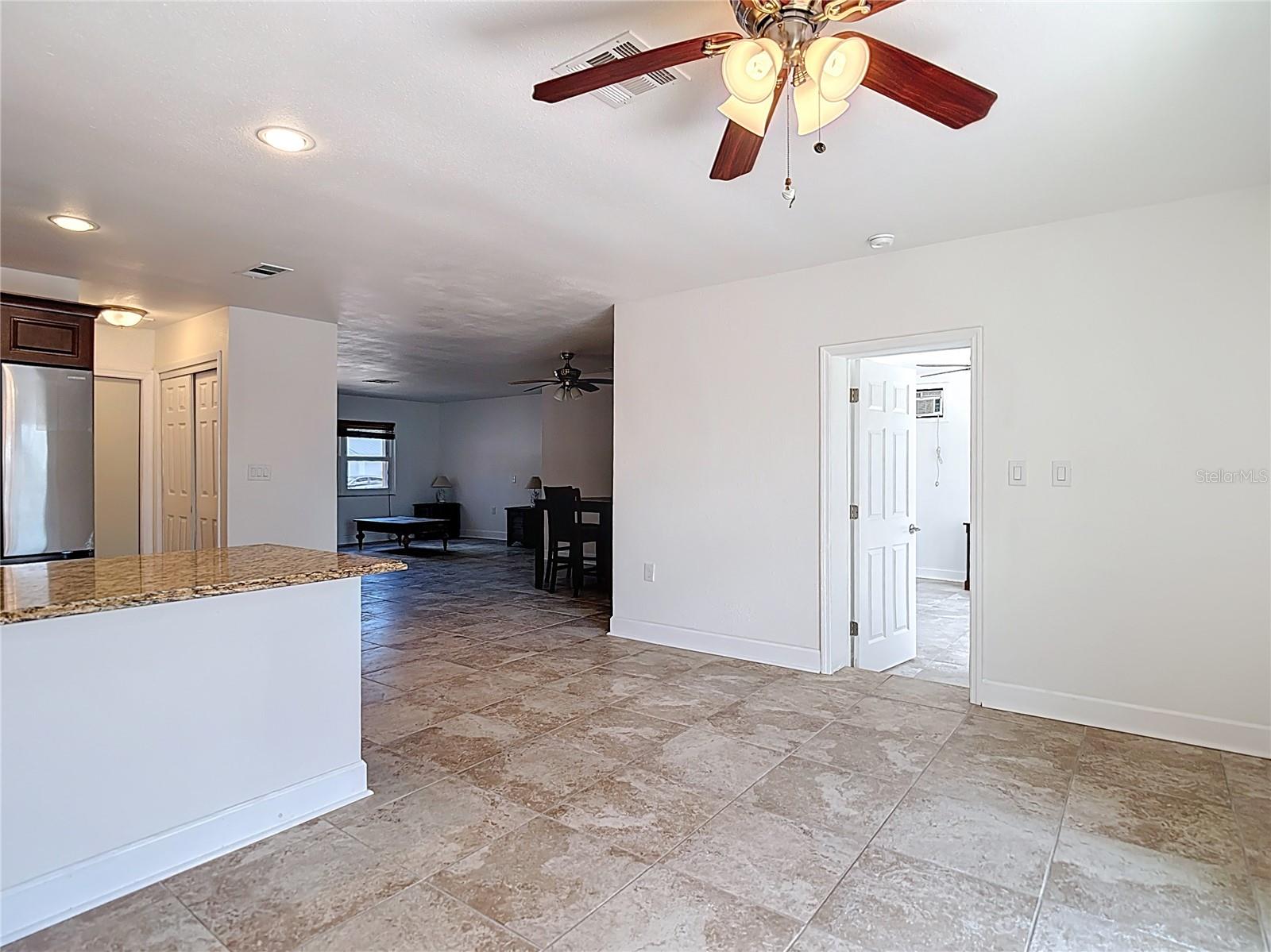 13816 VICTOR AVE — photo 29