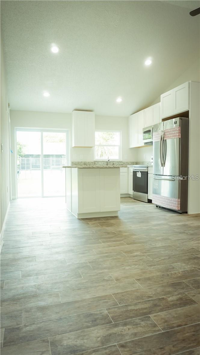 3409 VIDAL ST — photo 4