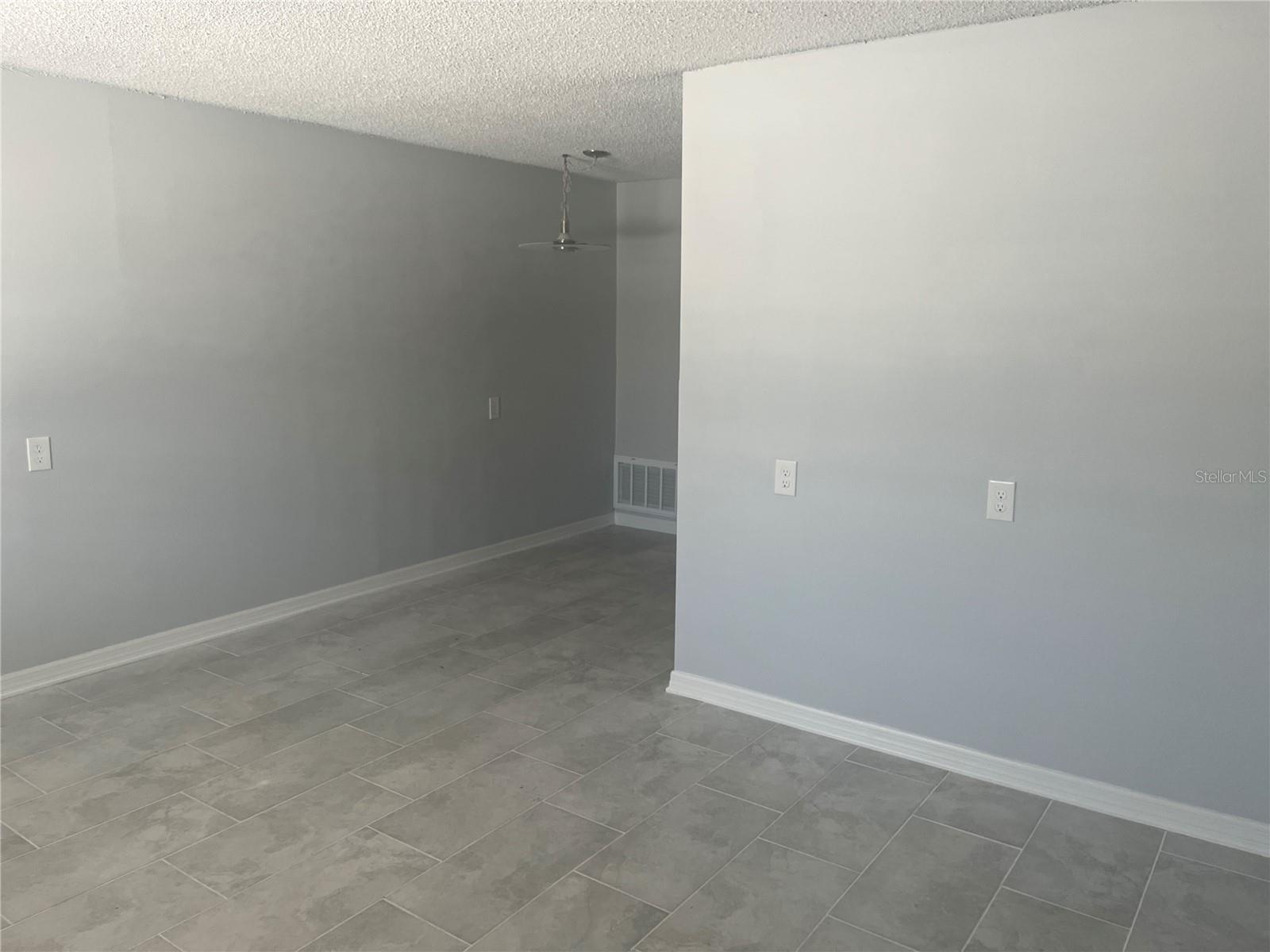 4945 ELKNER ST — photo 4