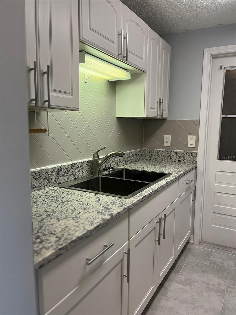 4945 ELKNER ST — photo 8