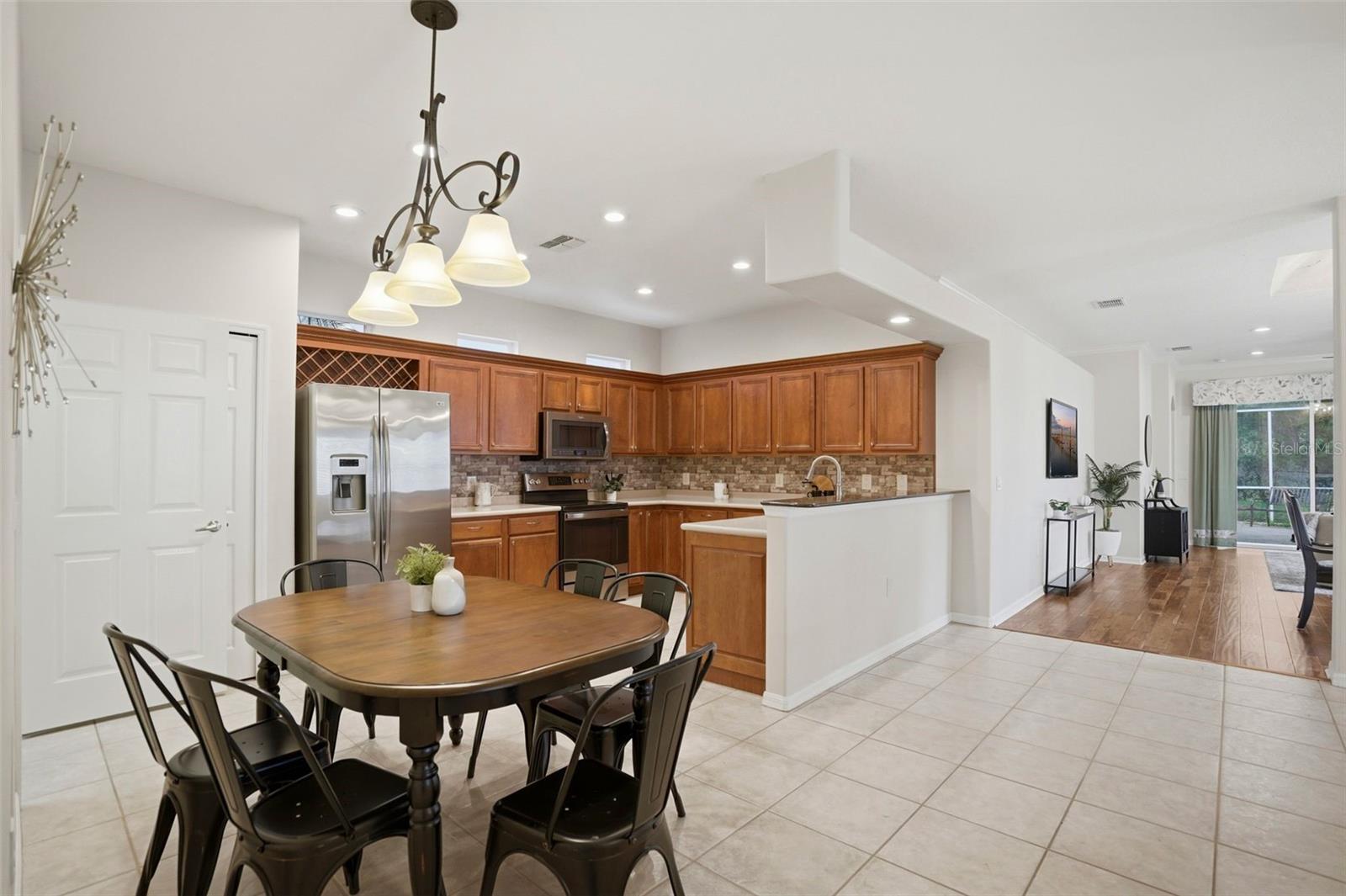 8005 SHADDOCK PL — photo 8
