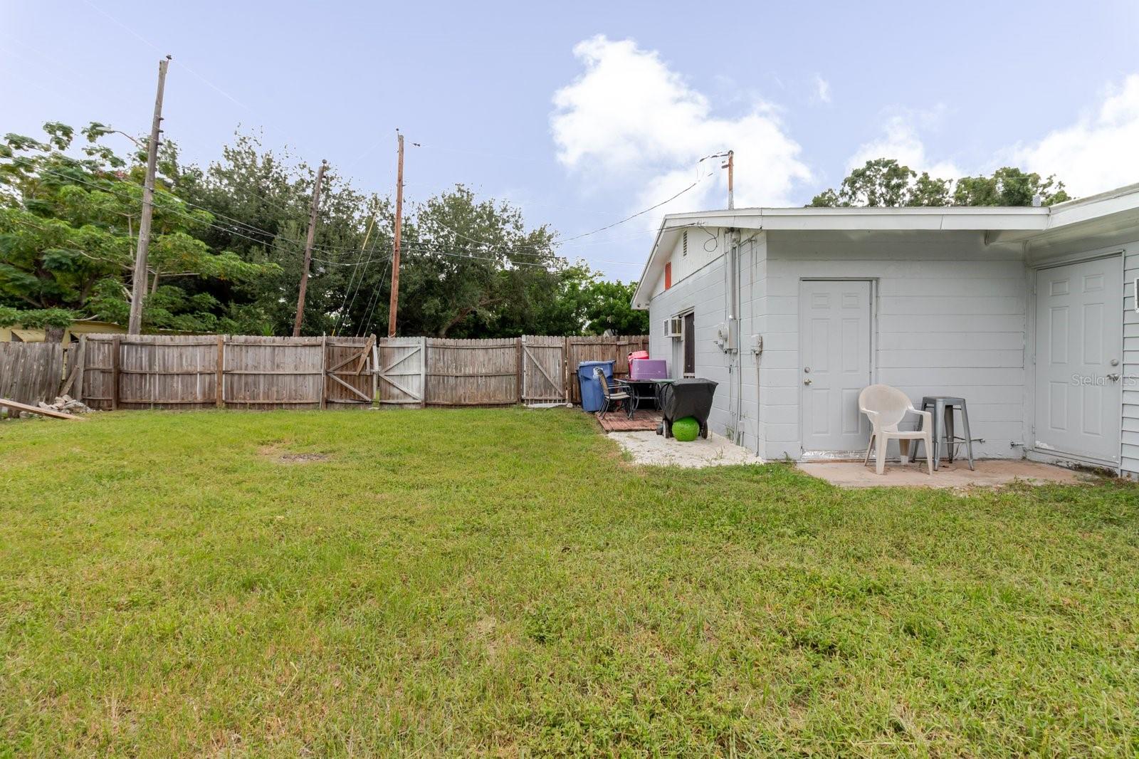 7200 8TH ST N — photo 16