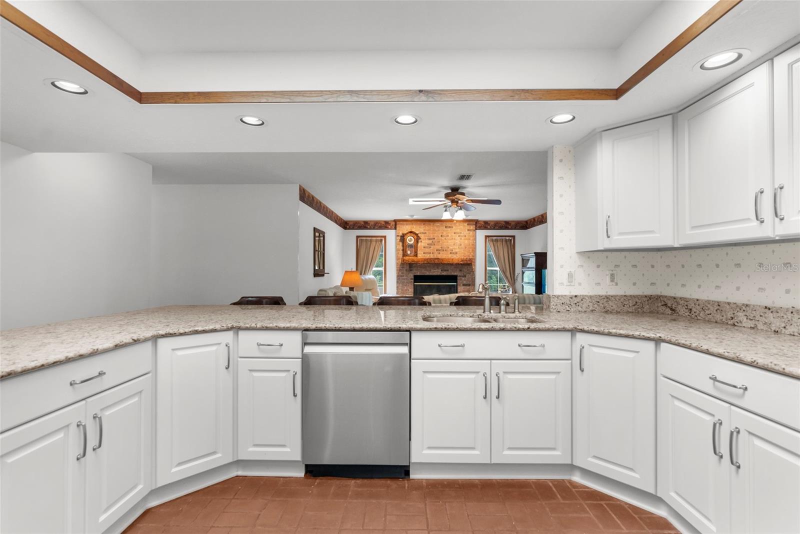 17131 DALBERG DR — photo 6