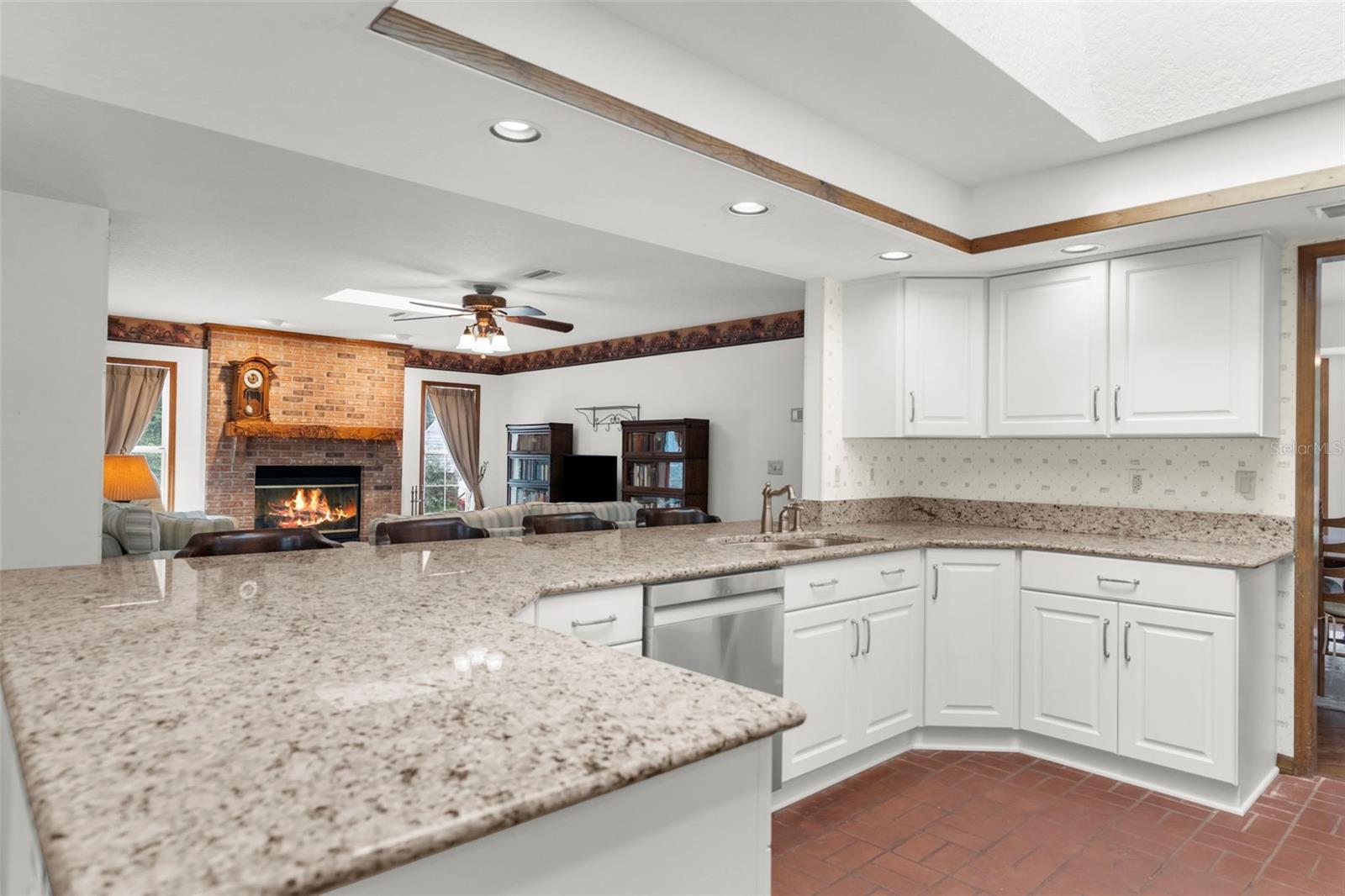 17131 DALBERG DR — photo 15