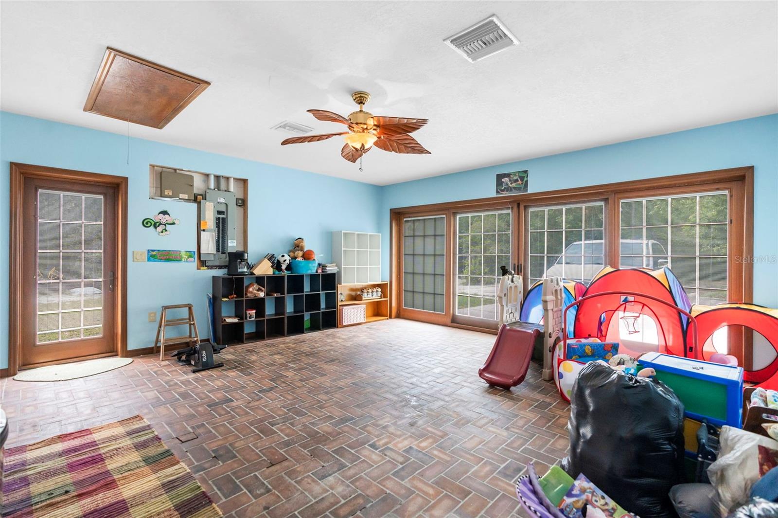 17131 DALBERG DR — photo 42