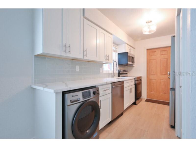 422 JULIA PL #C — photo 6