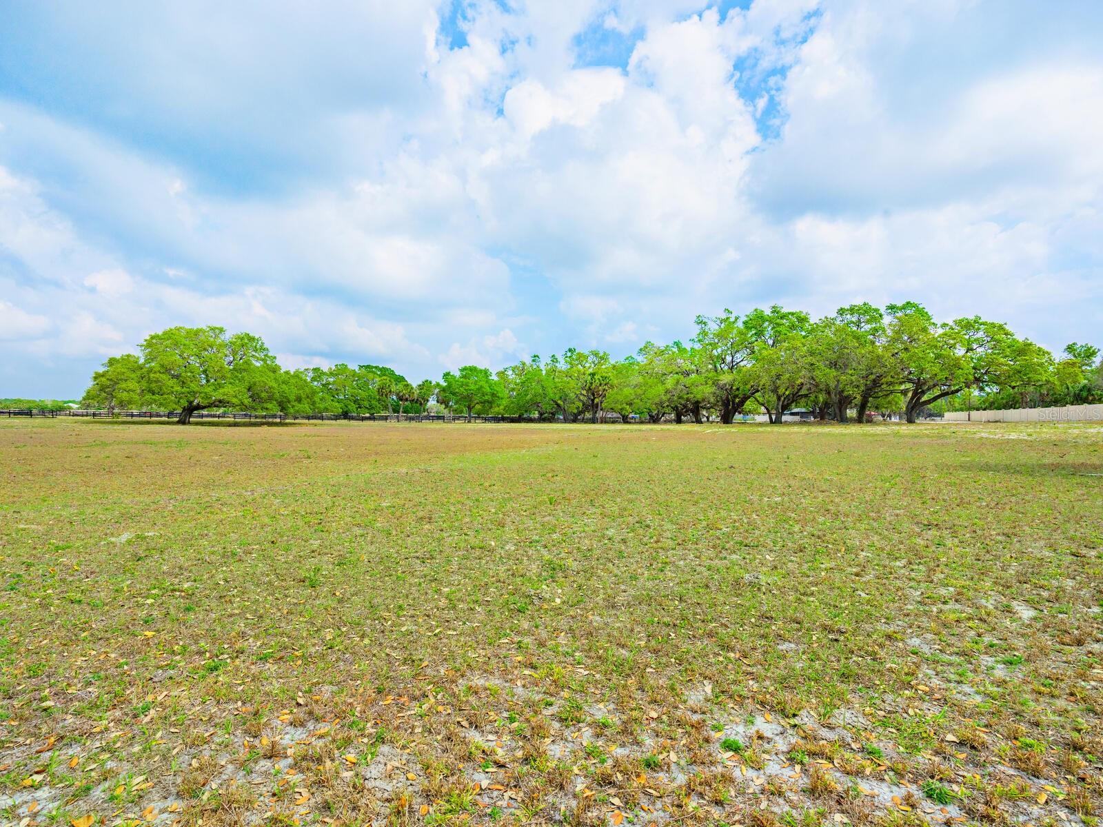 600 N JACKSON RD — photo 44