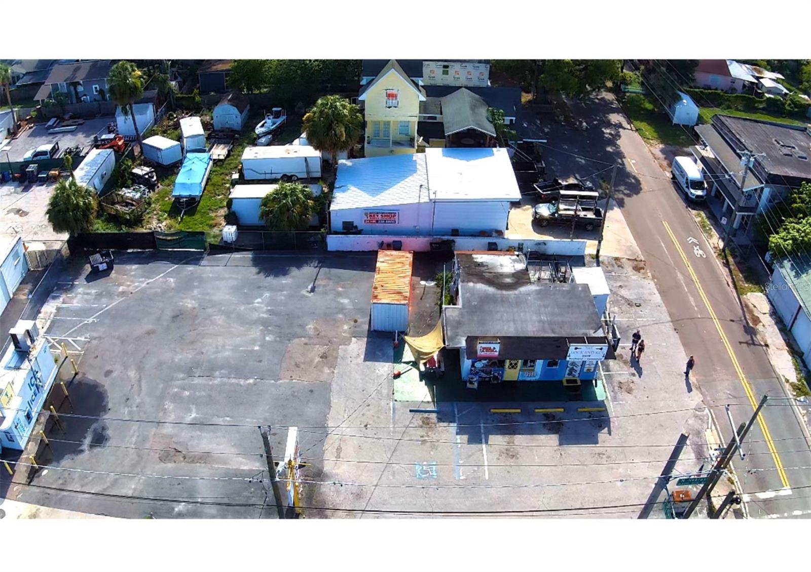 4330 N NEBRASKA AVE — photo 10