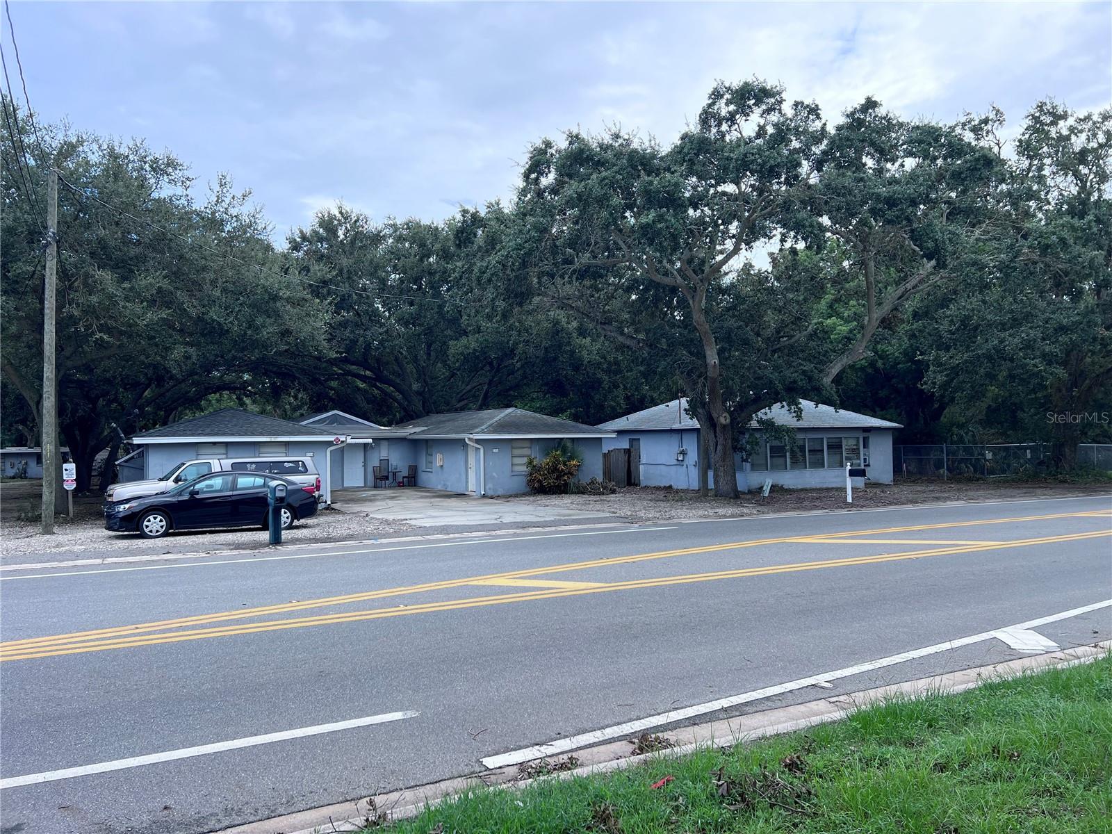 1302 SUNSET PT RD — photo 3