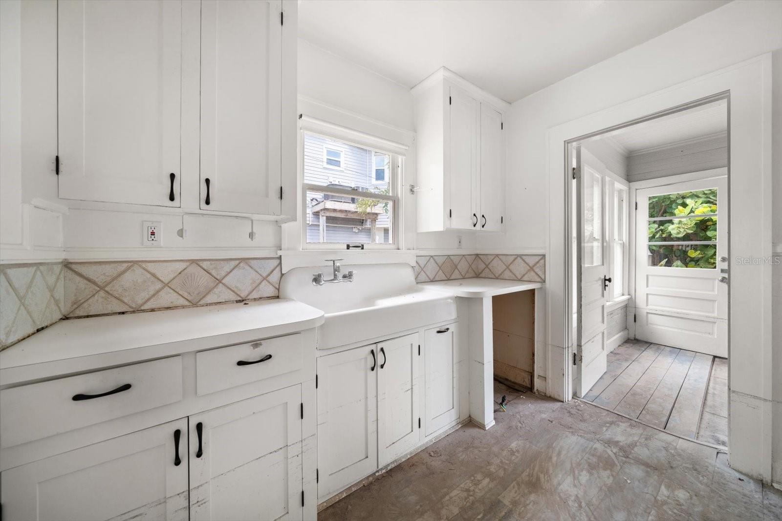 8405 BAYSHORE DR — photo 20
