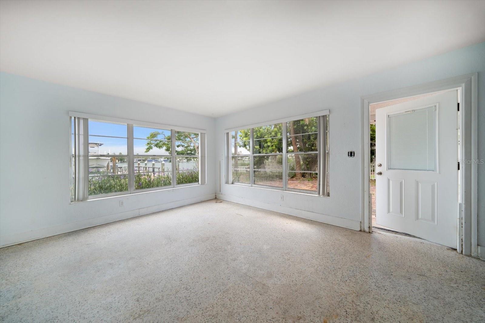 8405 BAYSHORE DR — photo 32