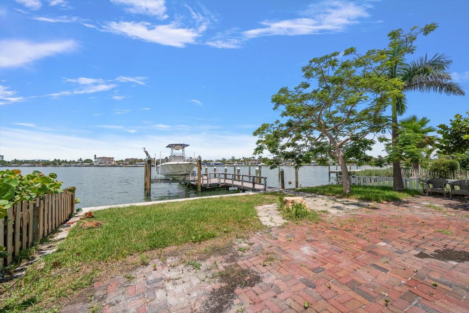 8405 BAYSHORE DR — photo 36