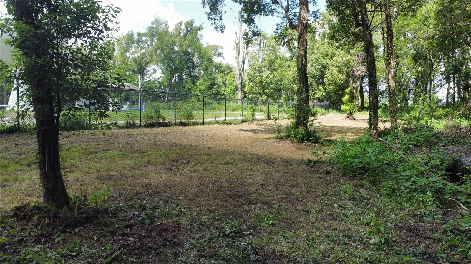 SKYLINE DR — photo 2