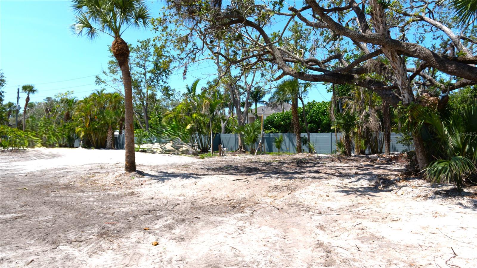 7233 MIDNIGHT PASS RD — photo 21