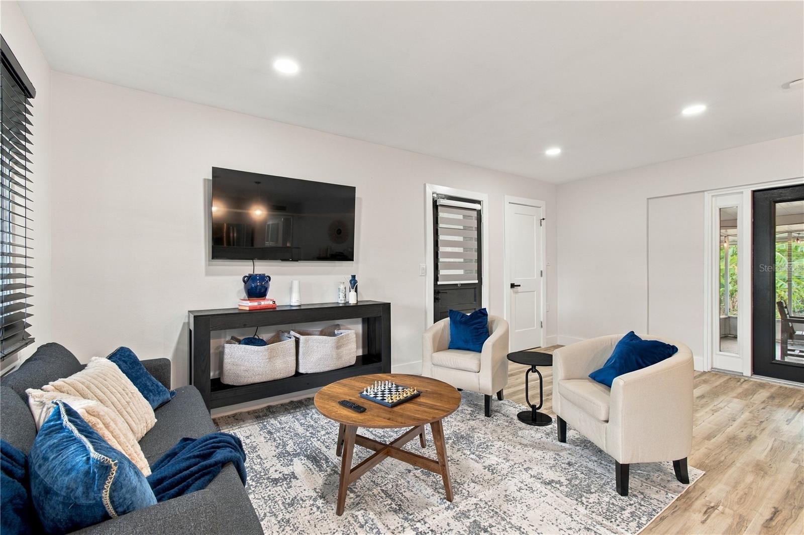 8609 DRIFTWOOD DR — photo 4