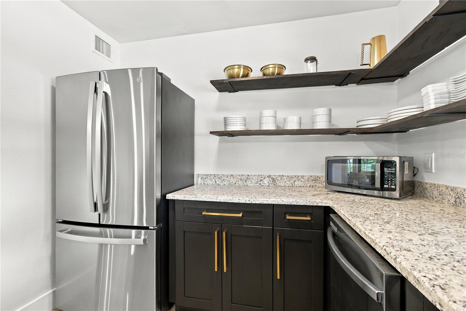 8609 DRIFTWOOD DR — photo 10